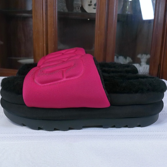LKNW UGG Maxi Graphic Platform Slides, Color:Raspberry, Women’s Size 7(No Box) - Picture 4 of 10